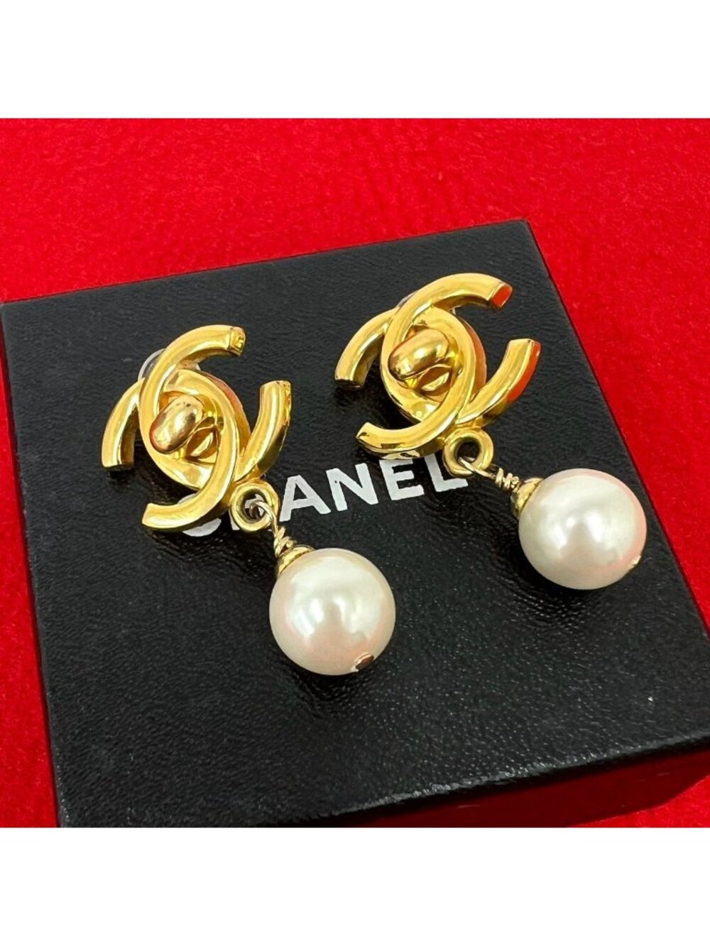 Chanel With Rice 96P Vintage CC Logo Faux Pearl Earrings Gold